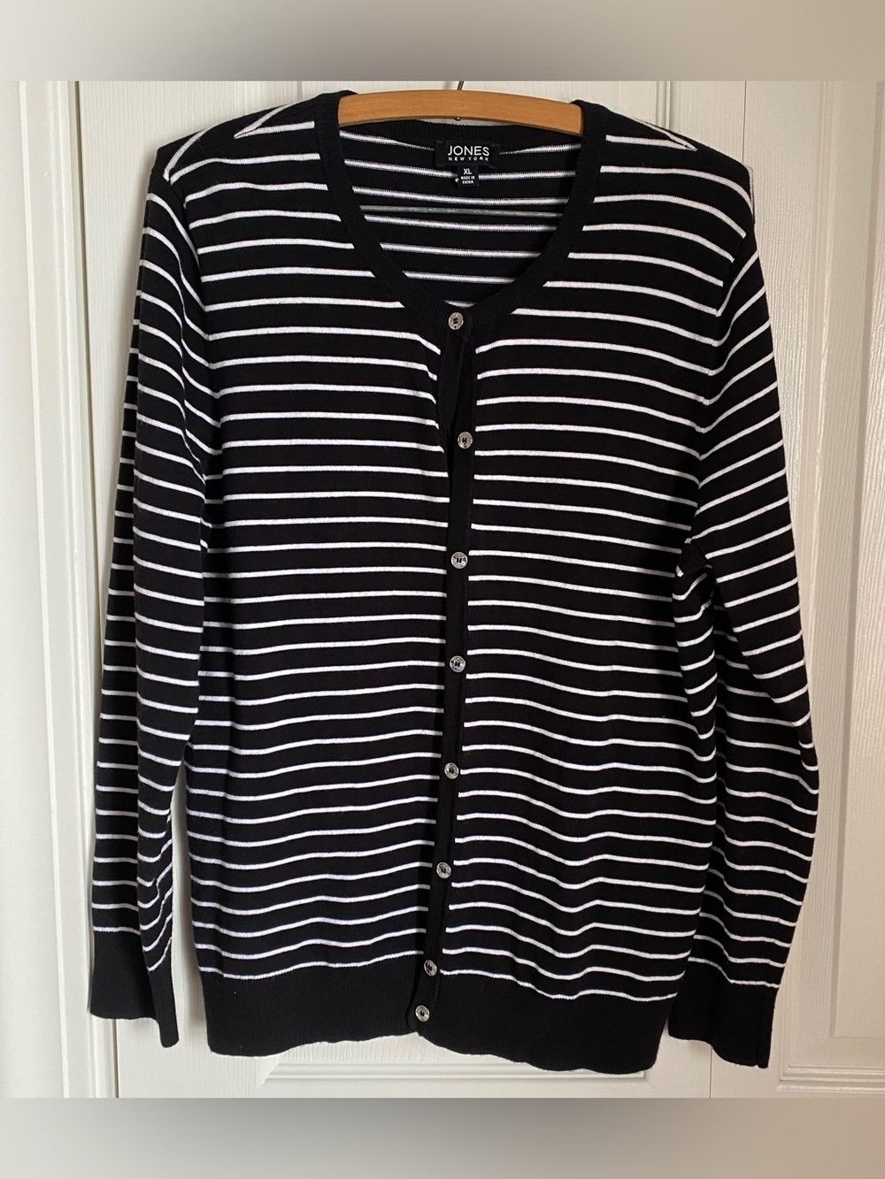 Jones New York Black White Striped Button Cardigan XL Lightweight Quiet Luxury